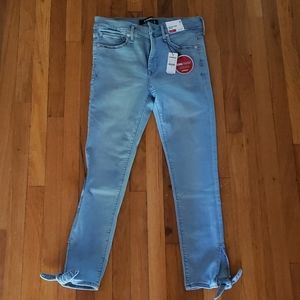 NWT mid rise jean
